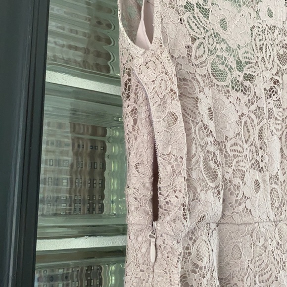 EUC BCBG MAXAZRIA Lace Knee Length Dress - Picture 5 of 5